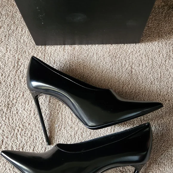 Saint Laurent Black Patent Leather Heels - Picture 4 of 10